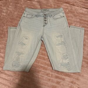 No Boundaries Light Wash Distressed High Rise Jeans